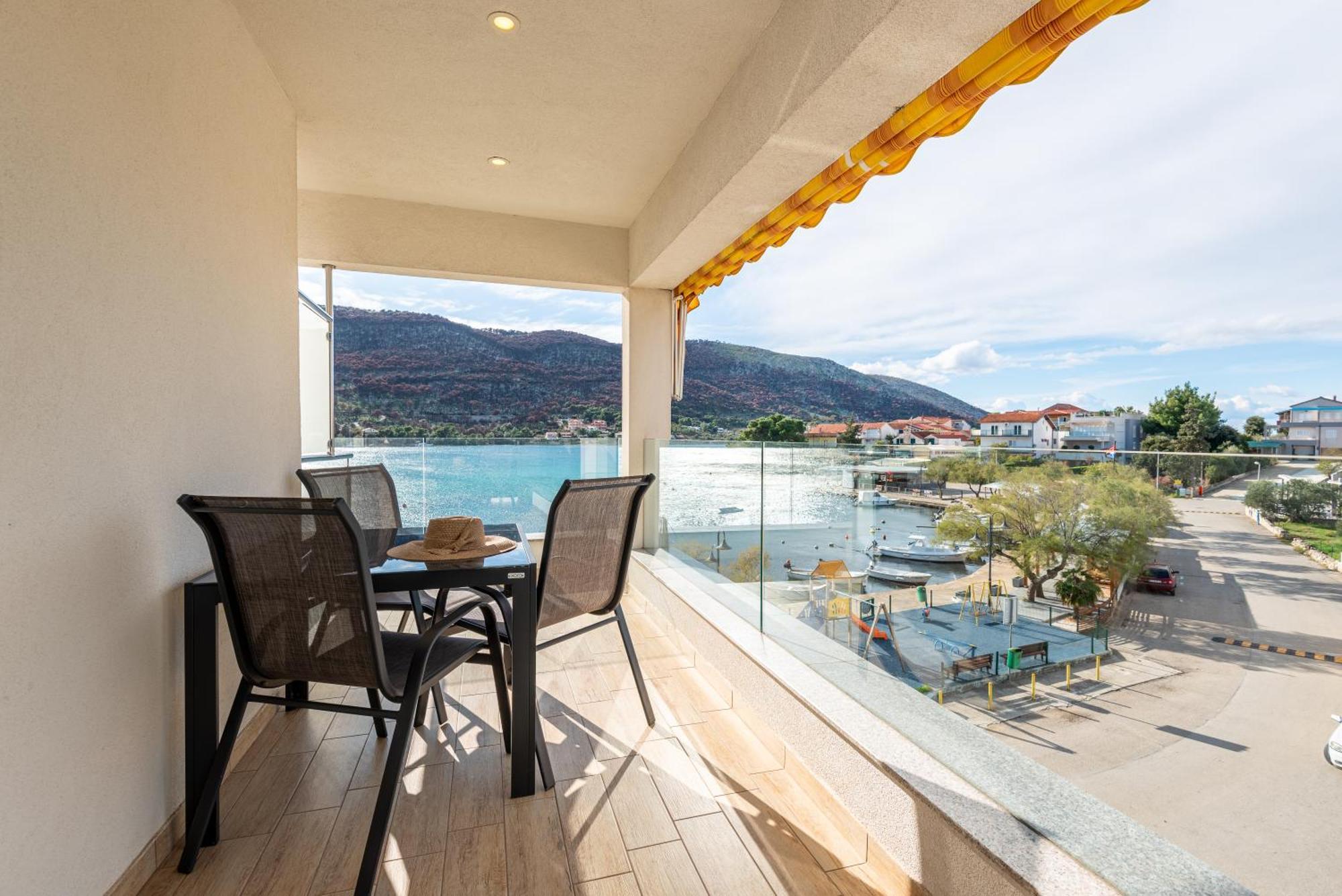 Apartments Holidays Roko Grebaštica Eksteriør bilde