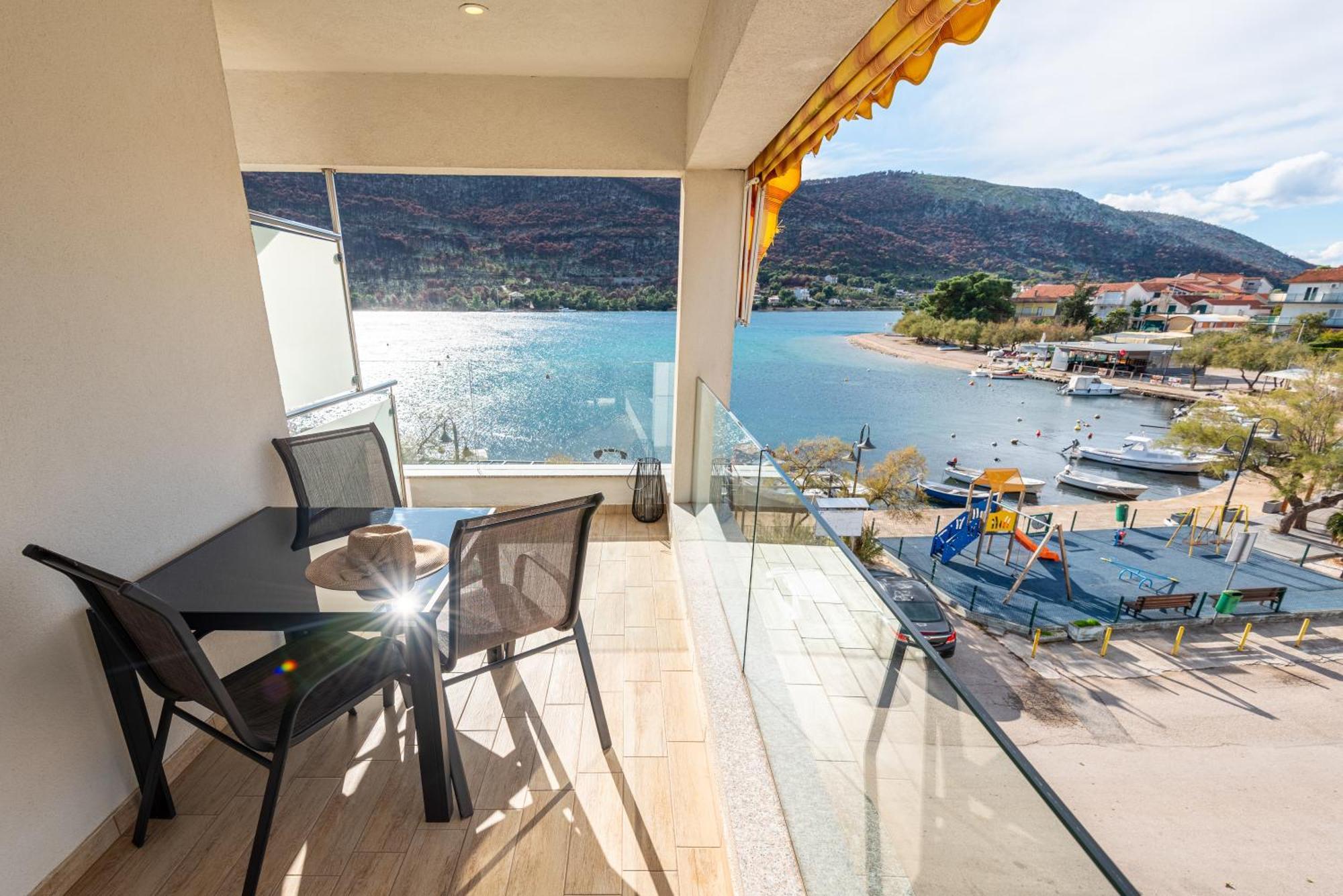 Apartments Holidays Roko Grebaštica Eksteriør bilde