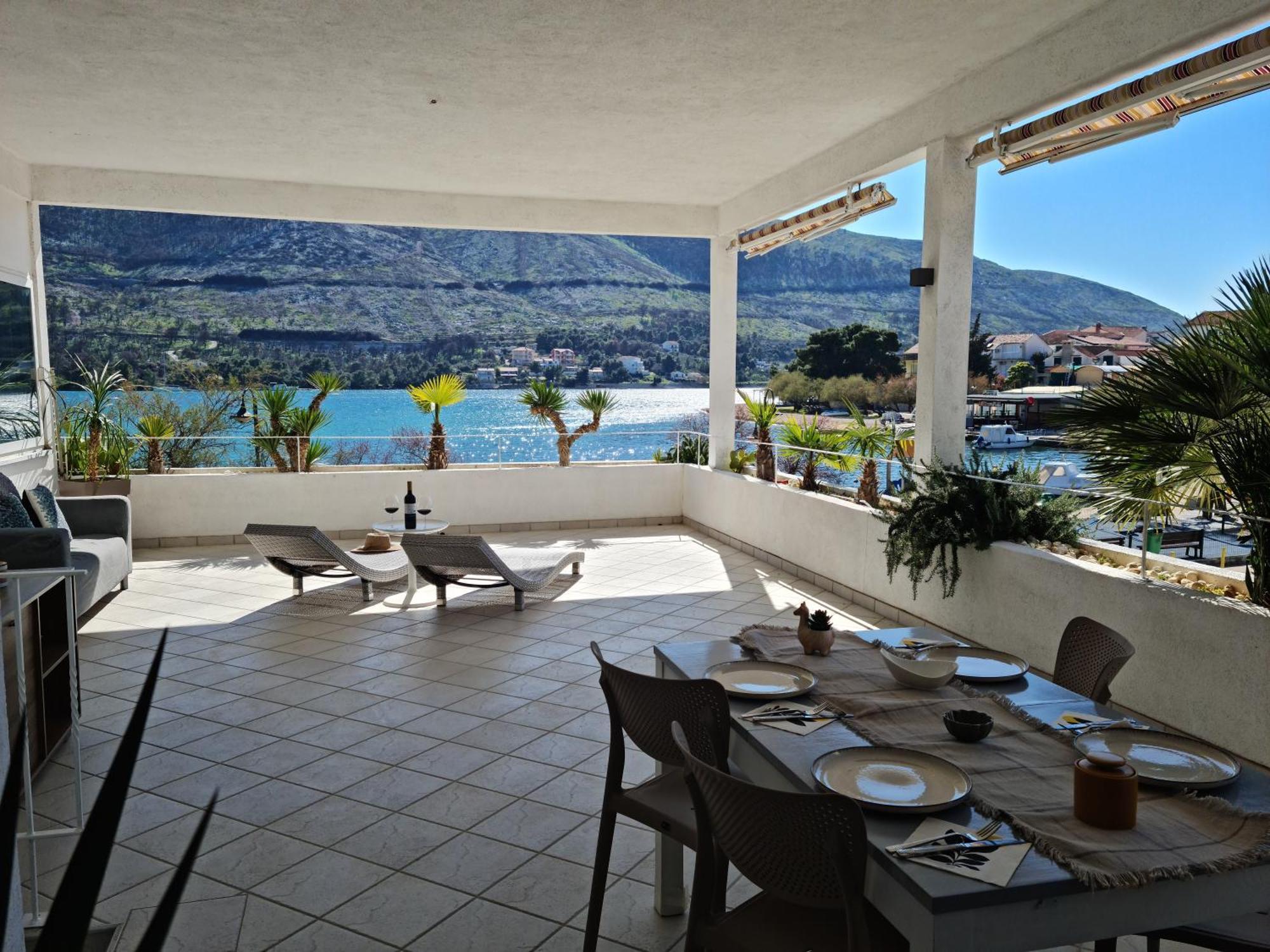 Apartments Holidays Roko Grebaštica Rom bilde