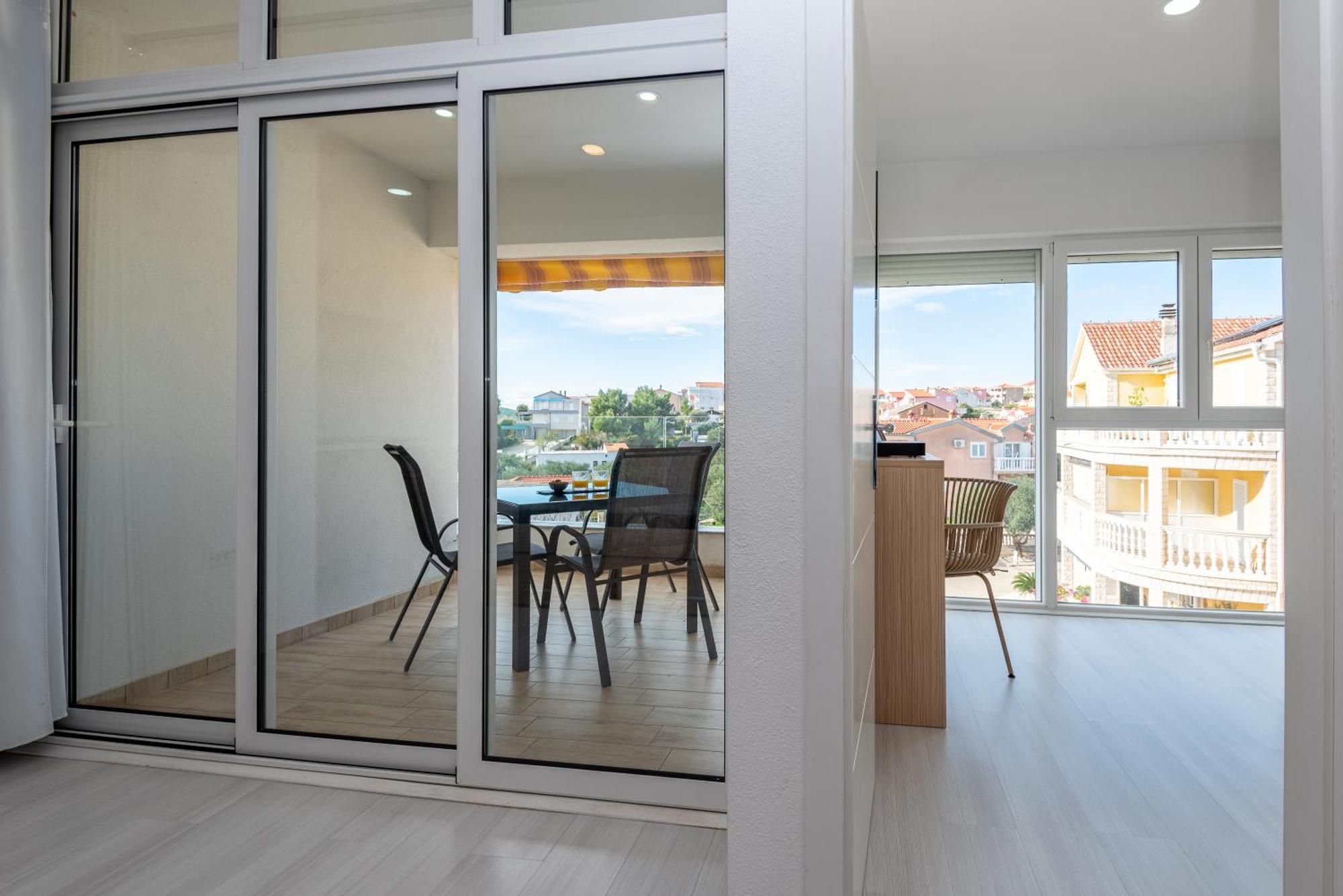 Apartments Holidays Roko Grebaštica Rom bilde
