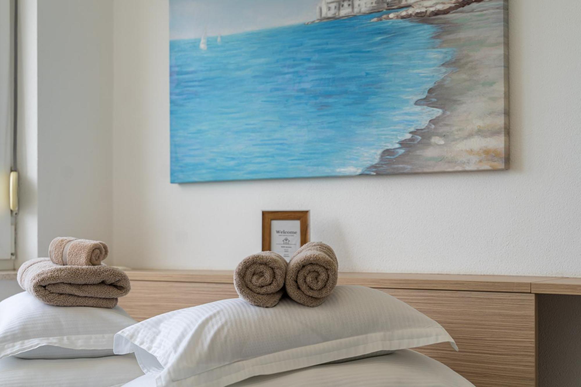 Apartments Holidays Roko Grebaštica Rom bilde