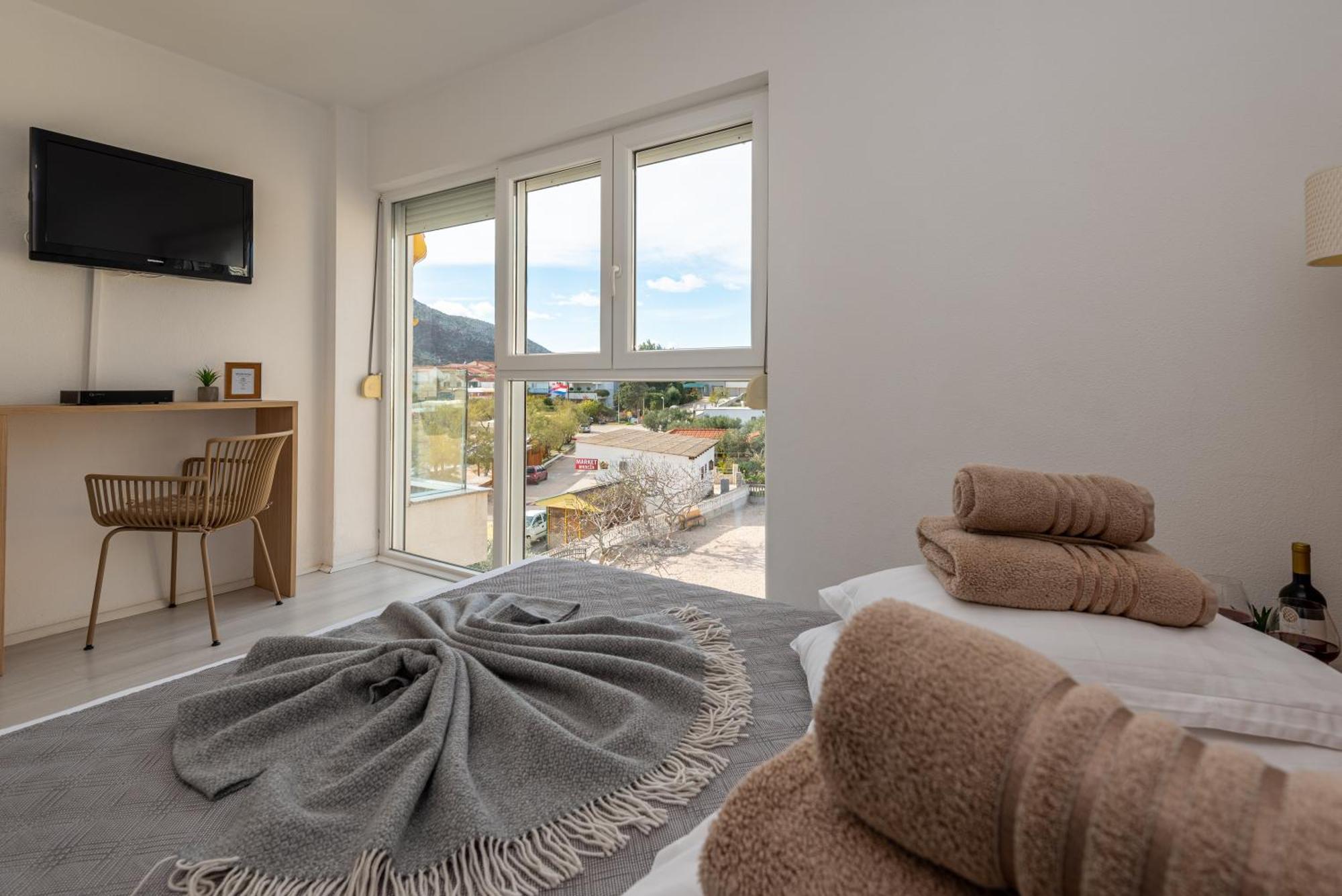 Apartments Holidays Roko Grebaštica Rom bilde