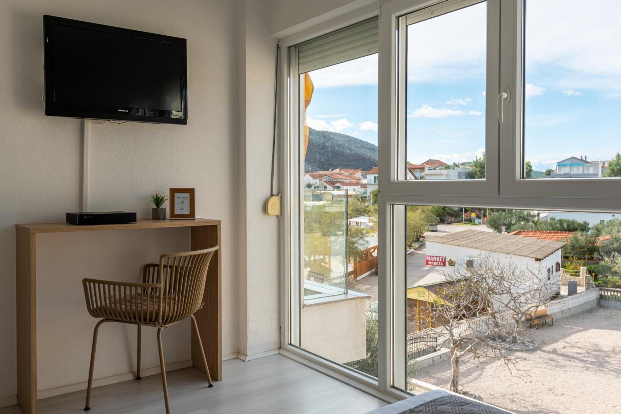 Apartments Holidays Roko Grebaštica Rom bilde