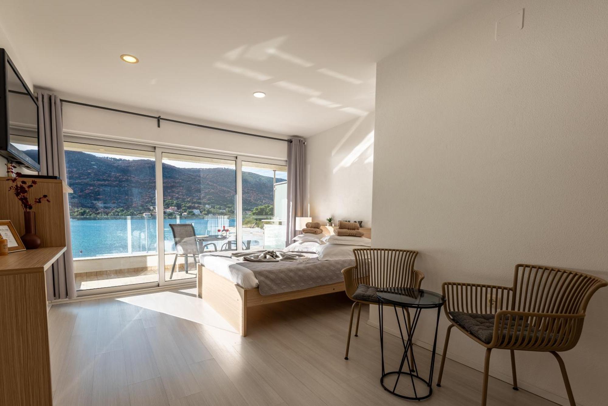Apartments Holidays Roko Grebaštica Rom bilde