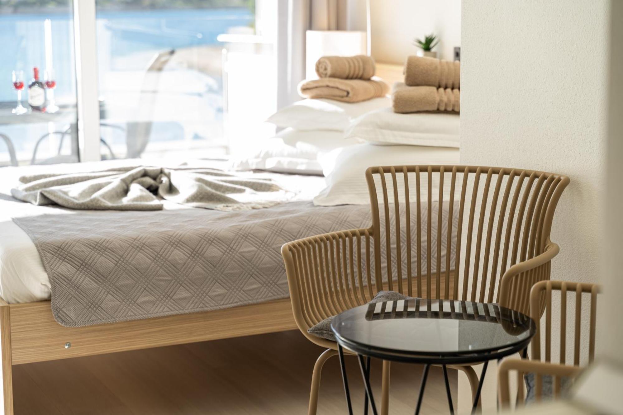 Apartments Holidays Roko Grebaštica Rom bilde