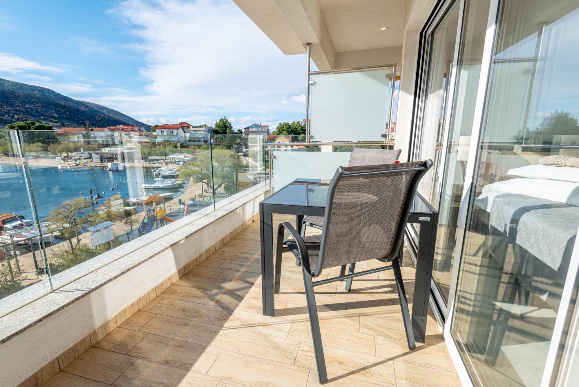 Apartments Holidays Roko Grebaštica Rom bilde
