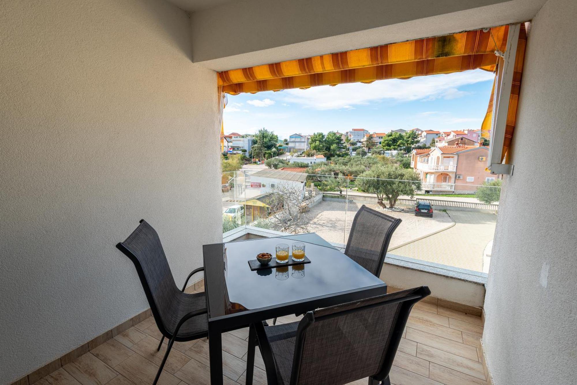 Apartments Holidays Roko Grebaštica Rom bilde
