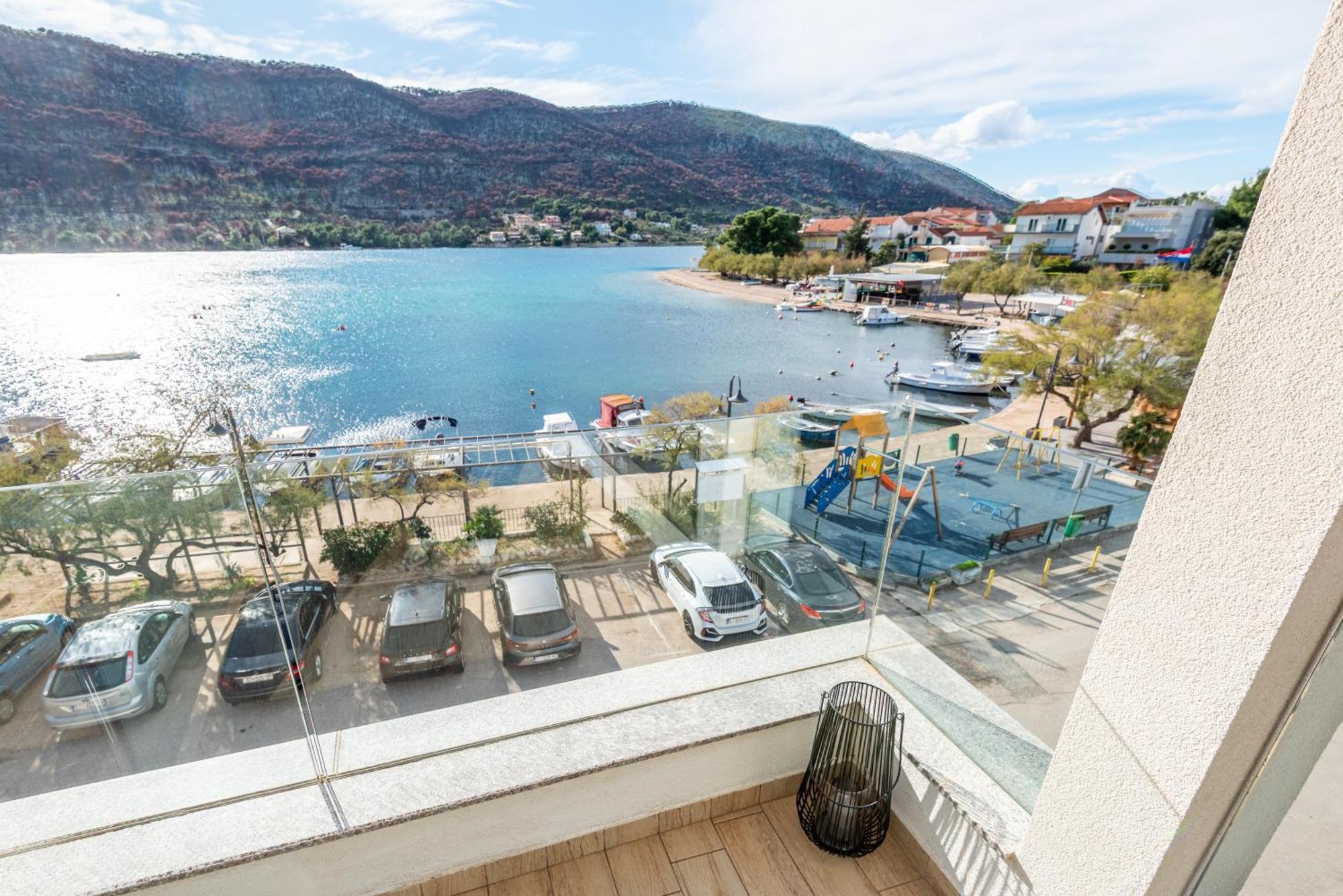 Apartments Holidays Roko Grebaštica Rom bilde