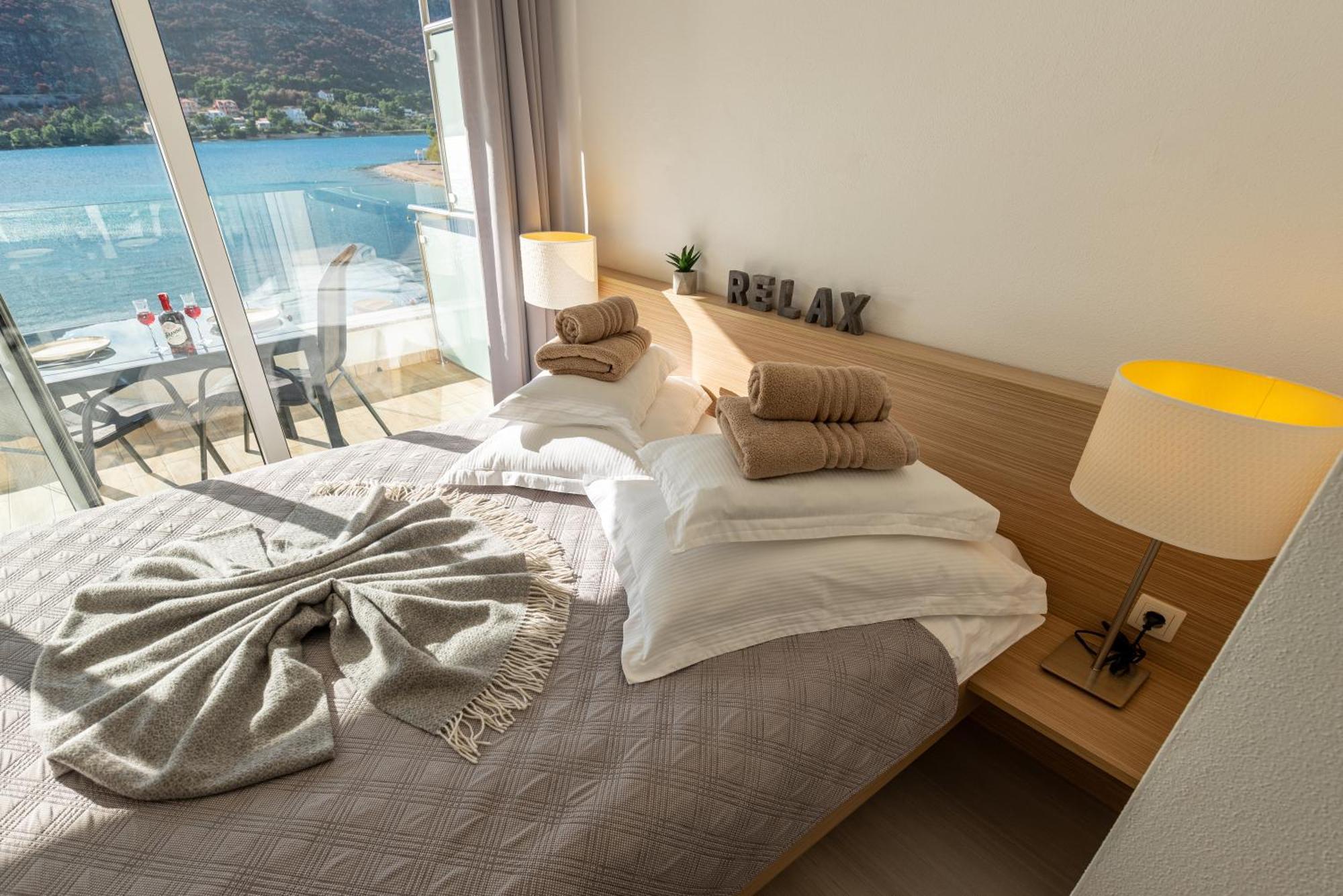 Apartments Holidays Roko Grebaštica Rom bilde