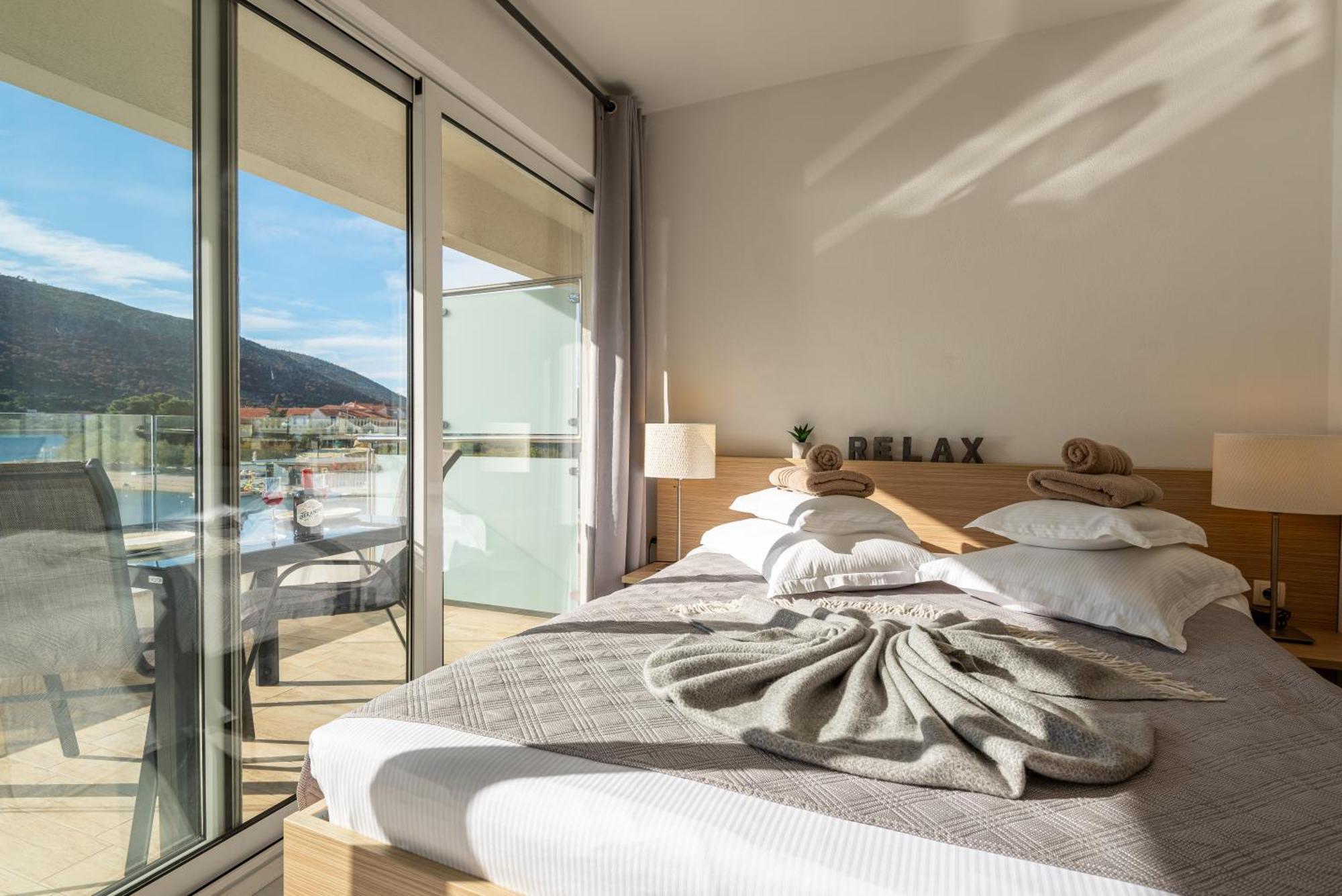 Apartments Holidays Roko Grebaštica Rom bilde
