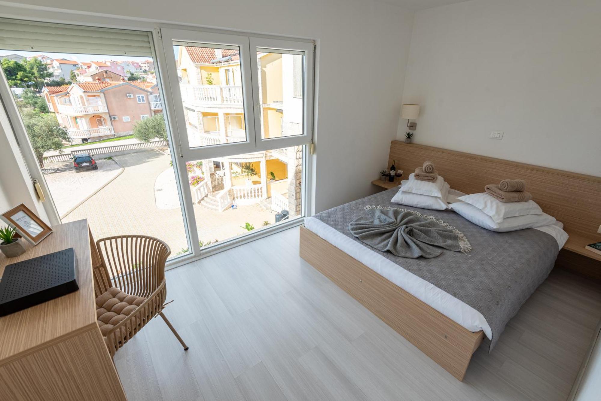 Apartments Holidays Roko Grebaštica Rom bilde